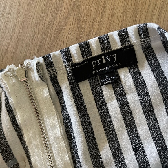 Privy| Nautical Pinstriped Strapless Jumpsuit in Cropped Wide Leg•••Size Large - Picture 9 of 15